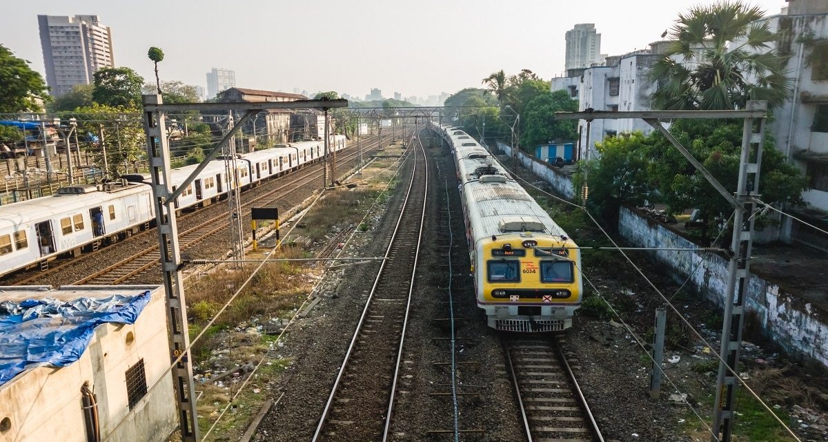 देखें: पश्चिम रेलवे ने मुंबई में अंधेरी और विरार के बीच 15 कोच ट्रेनों की शुरुआत की
