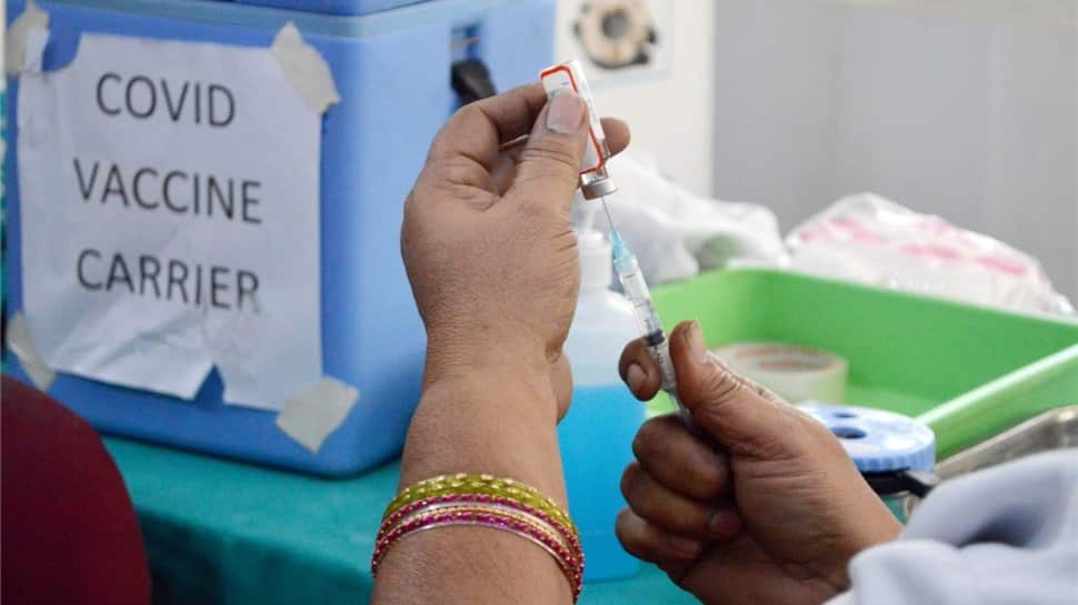 COVID-19: केंद्र ने राज्यों, केंद्रशासित प्रदेशों से घर-घर टीकाकरण केंद्रों की संख्या बढ़ाने का आग्रह किया