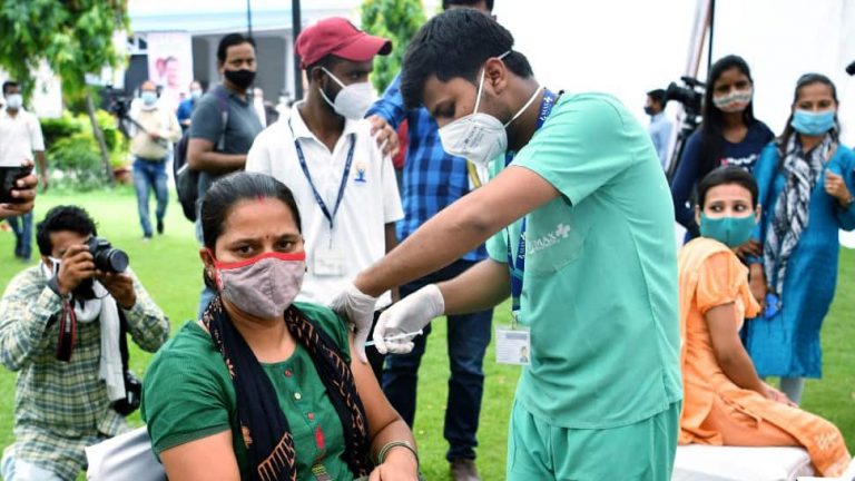 COVID 3 की लहर 6-8 सप्ताह में हिट होने की संभावना है: यहाँ केंद्र ने राज्यों को अनलॉकिंग शुरू होने के बारे में बताया है