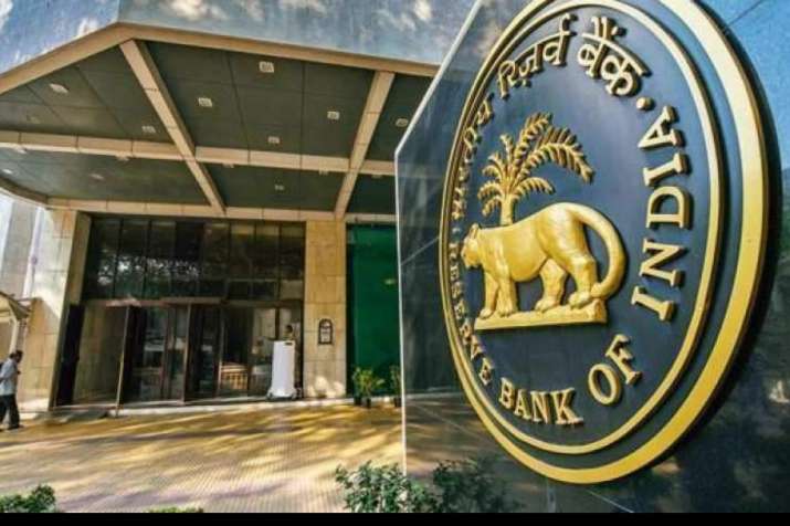 RBI ने 3 बैंकों पर लगाया कुल 8 लाख रुपये का जुर्माना