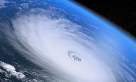 अमेरिका: अलबामा में बदन के बाद फिर भी तूफानी तूफान आया