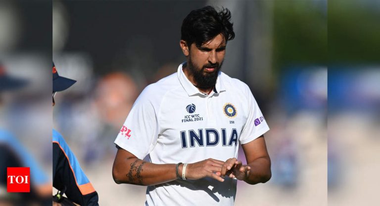 इशांत शर्मा के दाहिने हाथ में टांके लगे |  क्रिकेट समाचार – टाइम्स ऑफ इंडिया