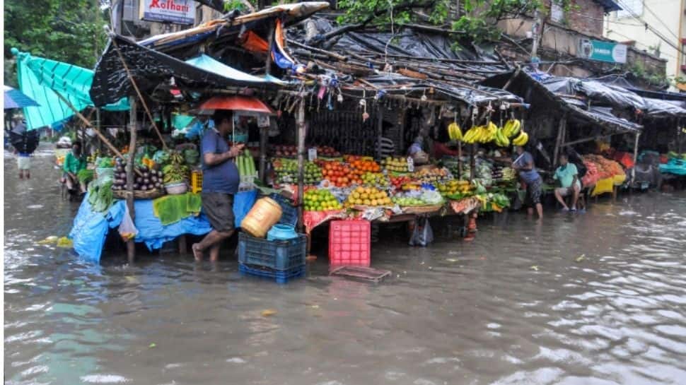 पश्चिम बंगाल में भारी बारिश, आईएमडी ने अगले 3 दिनों तक भारी बारिश की चेतावनी दी है