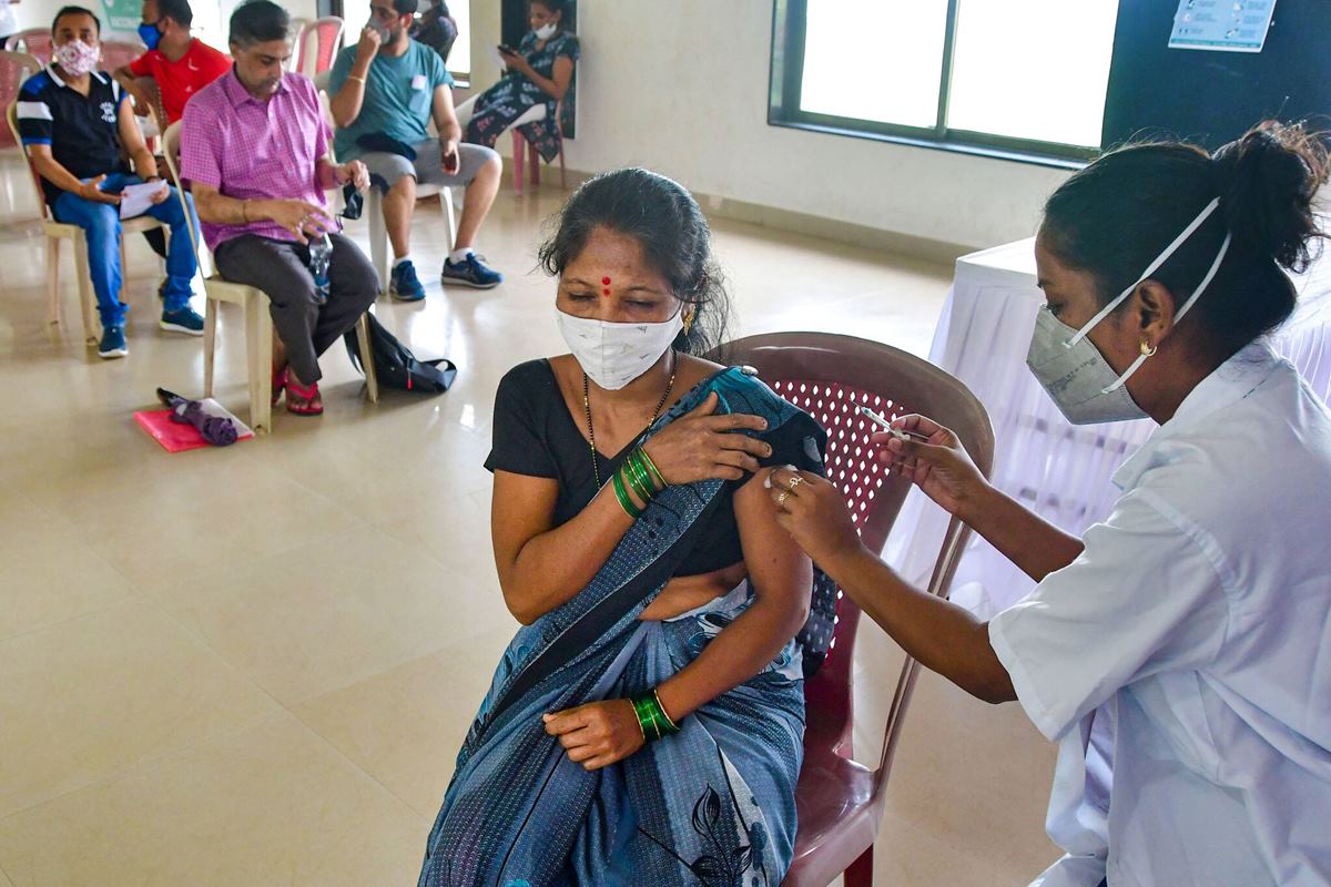 भाजपा ने 'अविश्वसनीय' कारनामे को वैक्सीन प्रशासित करने की रिकॉर्ड संख्या के रूप में सराहा
