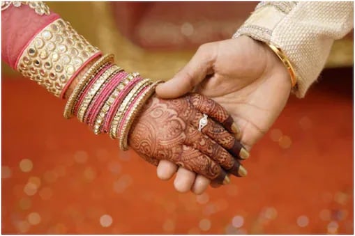 5 Ways To Maintain A Happy Married Life