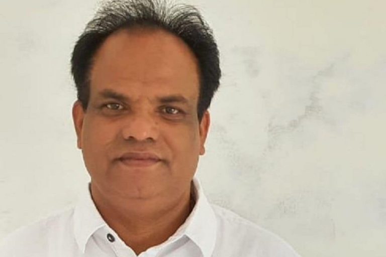 जॉन बारला, निशीथ प्रमाणिक कैबिनेट बर्थ खोजें