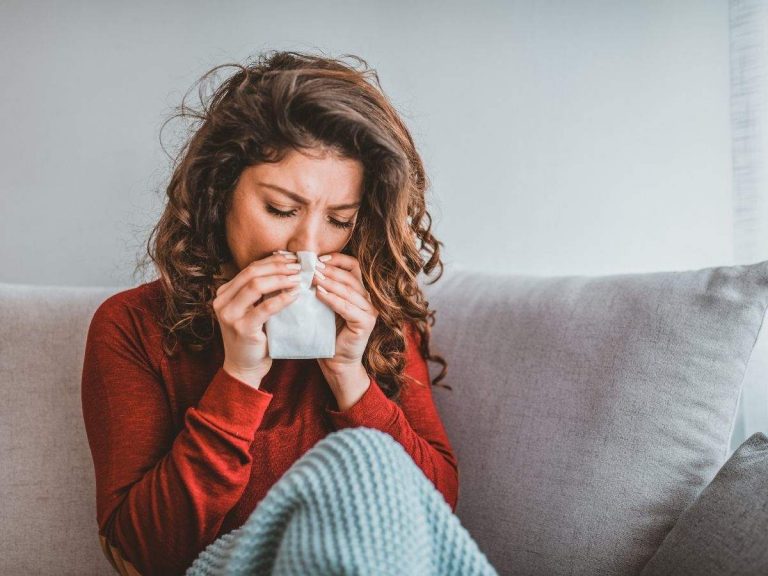 कोरोनावायरस लक्षण: अगर आप पूरी तरह से टीका लगाए गए हैं तो इन 5 COVID लक्षणों से सावधान रहें