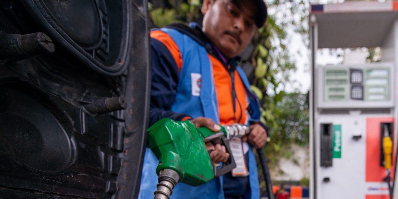 पेट्रोल, डीजल की कीमतें आज: ईंधन की दरें लगातार 2 दिनों तक अपरिवर्तित रहती हैं