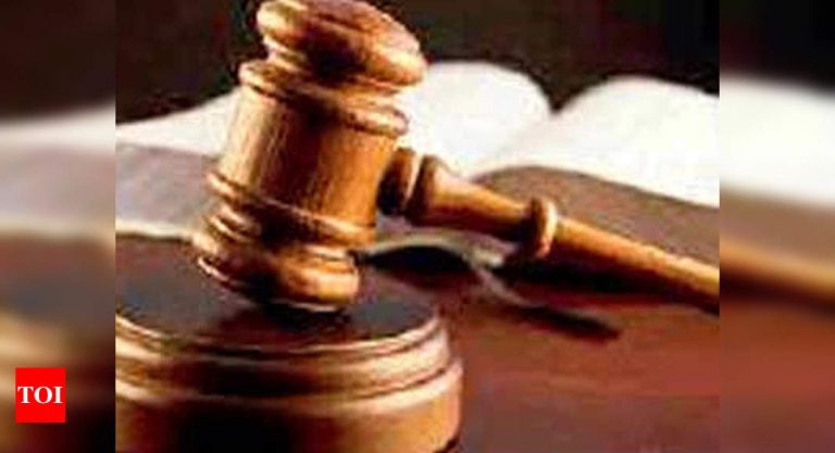 मुंबई: एक बार हाथ पकड़ना उत्पीड़न नहीं है, कोर्ट ने कहा |  मुंबई समाचार – टाइम्स ऑफ इंडिया