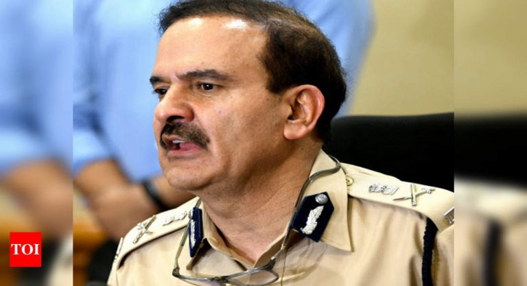 मुंबई के पूर्व पुलिस आयुक्त के खिलाफ जबरन वसूली के आरोपों की जांच करेगी एसआईटी |  ठाणे समाचार – टाइम्स ऑफ इंडिया