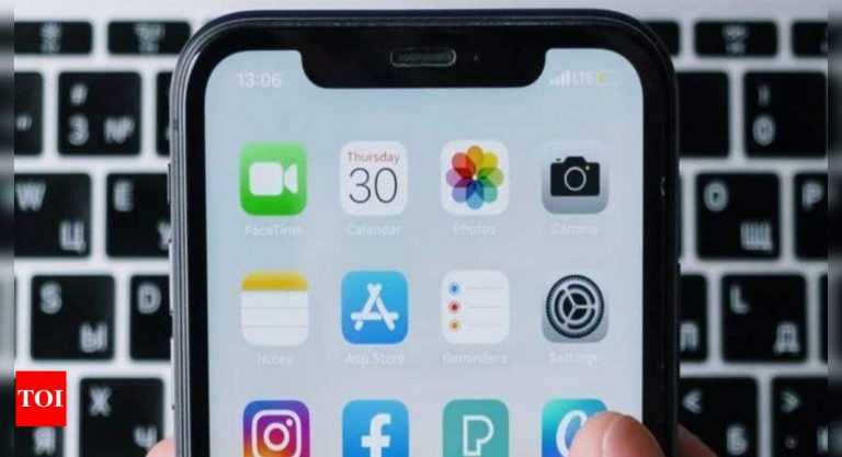 नया iPhone चाइल्ड सेफ्टी फीचर ‘खतरनाक’ है: विशेषज्ञ Apple को 7 कारण बताते हैं – टाइम्स ऑफ इंडिया