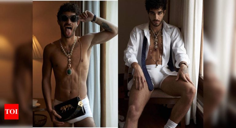 सब्यसाची के अभियान में एक अर्ध-नग्न व्यक्ति की विशेषता नेटिज़न्स को पुरुषों के वस्तुकरण पर विभाजित करती है – टाइम्स ऑफ़ इंडिया