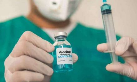 राज्यों, केंद्र शासित प्रदेशों के पास 4.05 करोड़ से अधिक कोविड वैक्सीन खुराक अभी भी उपलब्ध हैं: स्वास्थ्य मंत्रालय
