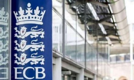 ईसीबी के वरिष्ठ अधिकारी नौकरियों में कटौती के बाद 2.1 मिलियन पाउंड साझा करने के लिए तैयार हैं