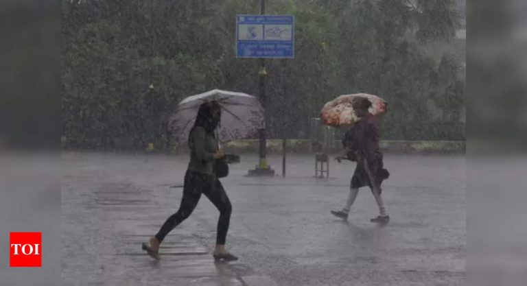 Mumbai News LIVE Updates: IMD issues yellow alert, intense rains likely in some parts  – The Times of India