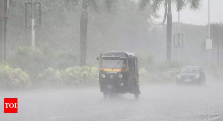 मुंबई बारिश: मुंबई, ठाणे और आसपास के इलाकों में भारी बारिश हुई |  मुंबई समाचार – टाइम्स ऑफ इंडिया