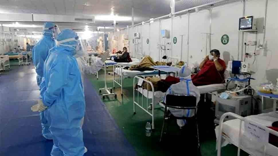 उत्तर प्रदेश: बलिया जिला अस्पताल वायरल बुखार के मामलों में उल्लेखनीय वृद्धि दर्ज करता है