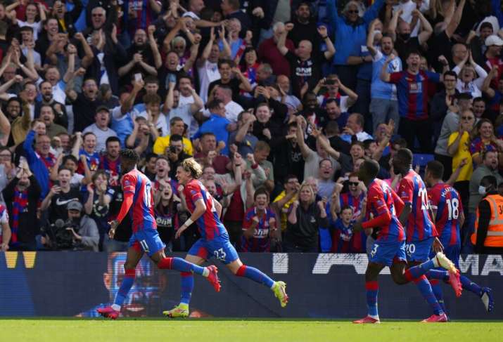 Premier League: Tottenham lose perfect record in 3-0 loss at Palace