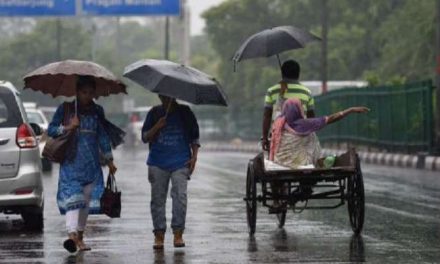 दिल्ली में छाए रहेंगे बादल, हल्की बारिश की संभावना