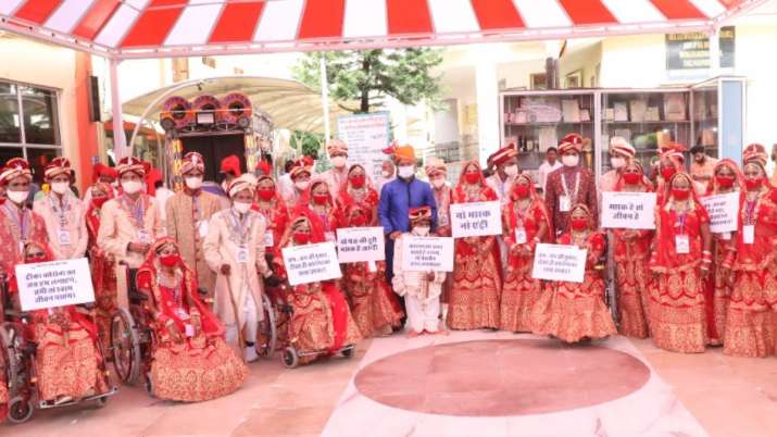 21 Differently-abled couples tie the knot at mass wedding, Urge people ‘to get vaccinated’ & ‘say no to dowry’