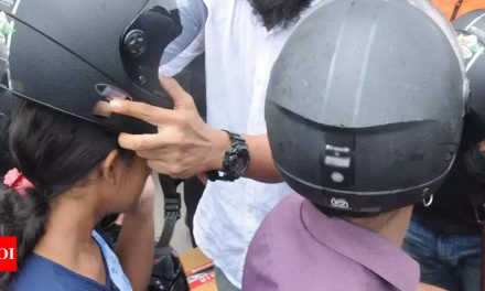 महाराष्ट्र: अगले हफ्ते से हेलमेट या सीटबेल्ट न पहनने पर 1,000 रुपये का भुगतान करें |  मुंबई समाचार – टाइम्स ऑफ इंडिया