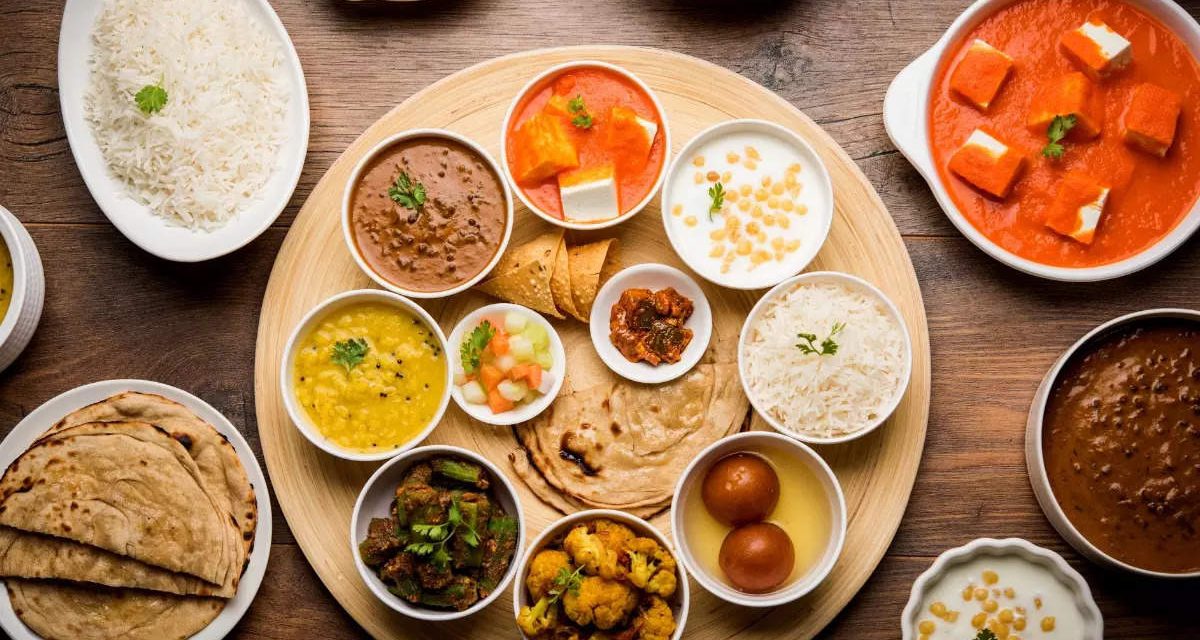 विशेषज्ञों के अनुसार, त्योहारों के मौसम में स्मार्ट तरीके से कैसे खाएं |  द टाइम्स ऑफ़ इण्डिया