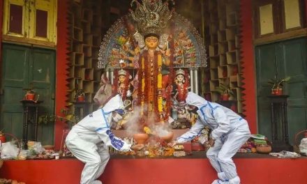 COVID-19 डराता है: कलकत्ता उच्च न्यायालय का कहना है कि दुर्गा पूजा पंडालों में किसी भी आगंतुक को जाने की अनुमति नहीं है
