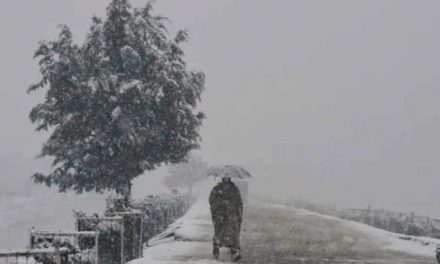 कड़ाके की ठंड से कांप उठा कश्मीर, श्रीनगर में मौसम का सबसे कम तापमान दर्ज