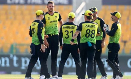 T20 World Cup 2021: वेस्टइंडीज पर 8 विकेट से जीत के साथ ऑस्ट्रेलिया सेमीफाइनल की दौड़ में