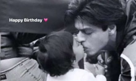 शाहरुख खान को उनके जन्मदिन पर किस करते हुए सुहाना खान की थ्रोबैक तस्वीर आपका दिल पिघला देगी