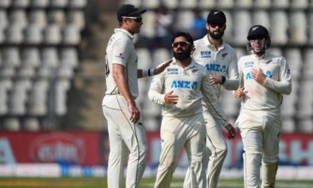 न्यूजीलैंड के स्पिनर एजाज पटेल ने मुंबई टेस्ट में 14 विकेट के साथ भारत के खिलाफ सर्वश्रेष्ठ मैच के आंकड़े दर्ज किए