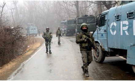 जम्मू कश्मीर: अनंतनाग मुठभेड़ में सुरक्षा बलों ने हिजबुल मुजाहिदीन के आतंकवादी को मार गिराया