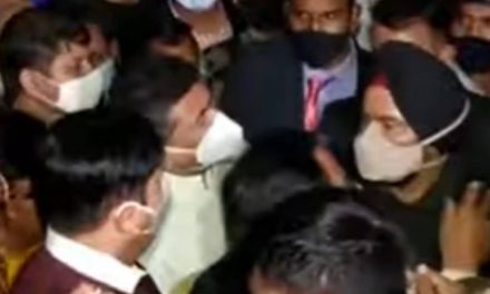 केएमसी चुनाव: राज्यपाल से मिलने के लिए भाजपा प्रतिनिधिमंडल को रोकने के बाद सुवेंदु अधिकारी के घर के बाहर हंगामा