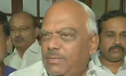 कांग्रेस विधायक ने बलात्कार के लिए कर्नाटक अध्यक्ष की स्थिति की तुलना के लिए माफी मांगी क्योंकि सदन में हंसी से आक्रोश बढ़ता है