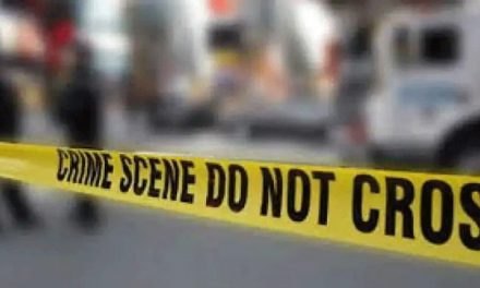 दिल्ली के 29 वर्षीय व्यक्ति को लड़की से बातचीत के लिए चाकू मार दिया गया