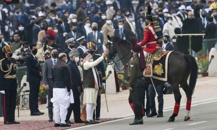 गणतंत्र दिवस 2022: राम नाथ कोविंद, पीएम मोदी ने राष्ट्रपति के अंगरक्षक के कुलीन घोड़े विराट को अलविदा कहा |  घड़ी