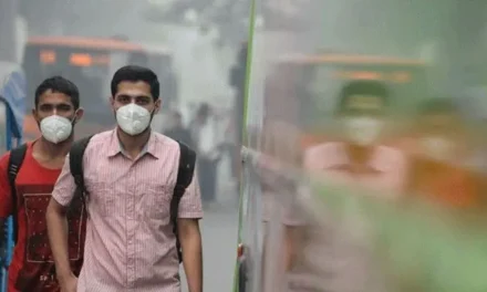 कोविड -19 गिरावट: दिल्ली में सार्वजनिक स्थानों पर मास्क नहीं पहनने पर जुर्माना नहीं