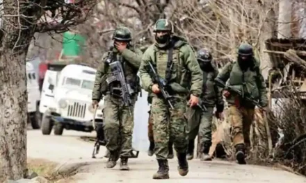 जम्मू-कश्मीर: कुलगाम में मुठभेड़ के दौरान लश्कर के दो आतंकवादी ढेर