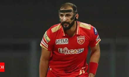 पता करें कि चेन्नई सुपर किंग्स – टाइम्स ऑफ इंडिया के खिलाफ गेंदबाजी करते समय ऋषि धवन ने फेस शील्ड क्यों पहनी थी