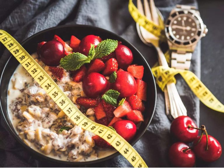 वजन घटाना: क्यों 5:2 पेरिमेनोपॉज़ल महिलाओं के लिए वजन कम करने के लिए आंतरायिक उपवास सबसे अच्छा है |  द टाइम्स ऑफ़ इण्डिया.