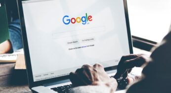 Google खोज से अपने टेलीफोन नंबर, ईमेल के संपर्क में आने वाले व्यक्ति