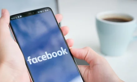 आपके डेटा को प्रबंधित करने में फेसबुक बहुत खराब है: रिपोर्ट