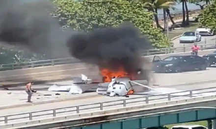 नाटकीय वीडियो में मियामी के पास एसयूवी के साथ विमान दुर्घटनाग्रस्त, यात्री घायल