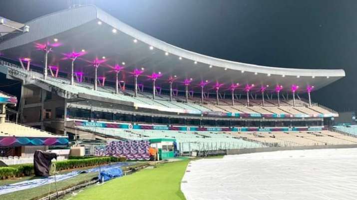 IPL 2022: कोलकाता में बारिश के खतरे के बीच, ट्विटर ने BCCI को प्लेऑफ में शिफ्ट करने के लिए फटकार लगाई