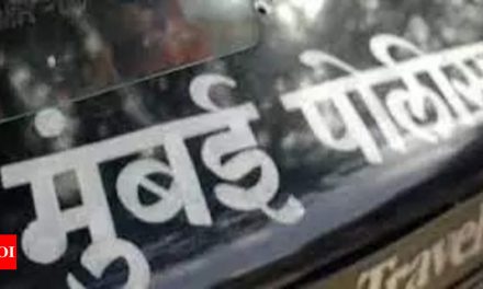 Mumbai: Man kills wife, sits in police van, confesses after being chased by onlookers | Mumbai News – Times of India