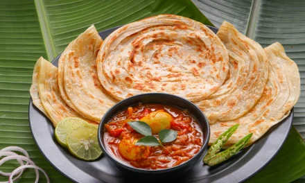 स्वादिष्ट दक्षिण भारतीय मालाबार पराठे को अन-लेयरिंग करें