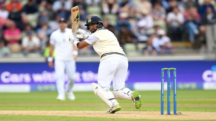 अधर में लटका टेस्ट मैच, सीरीज ड्रॉ से बचने के लिए भारतीय बल्लेबाजों ने की कड़ी मशक्कत