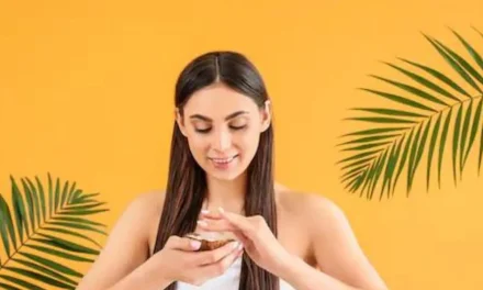 यहां जानिए बालों की समस्याओं के लिए नारियल तेल का उपयोग कैसे करें
