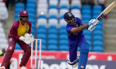 भारतीय टी20 टीम को सूर्यकुमार यादव के इर्द-गिर्द घूमने की जरूरत : रोहन गावस्कर