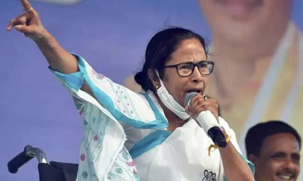‘जैसे कि मैं उनका नौकर हूं’: ममता बनर्जी ने नेताजी की प्रतिमा के आयोजन के लिए केंद्र के अनुचित निमंत्रण की खिंचाई की